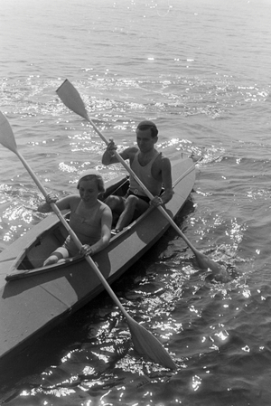 Vacation at the Baltic Sea, Germany 1930s (b/w photo)