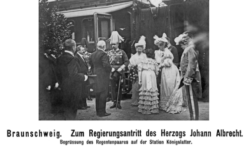 Greeting of the regent couple in Braunschweig, 1907 (b/w photo)