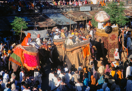 Procession of Maharajas at Ramlila Festival, Bharat Milap, Benares, India, 1977 (photo)