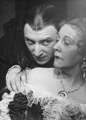 Theo Lingen in 'Tartuffe' at the Volksbuehne (b/w photo)