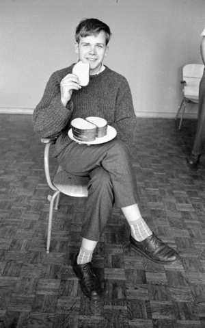 Breads compared in the physiology of nutrition at the Max Planck Institute in Dortmund, 1960 (b/w photo)