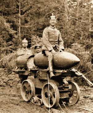 Transporting German artillery, c.1916 (photo)