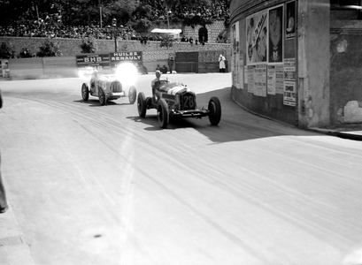 Tazio Nuvolari in the alfa leads Achille Varzi in the bugatti, 1933 (photo)