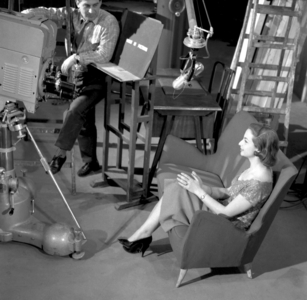 Roma, aprile 1956. L'annunciatrice Nicoletta Orsomando in TV