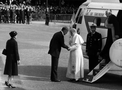 Pope John Paul II Arriving in Paris, on Champs Elysees, Welcome By French President Valery Giscard D'Estaing and his Wife Anne Aymone May 30, 1980 (photo)