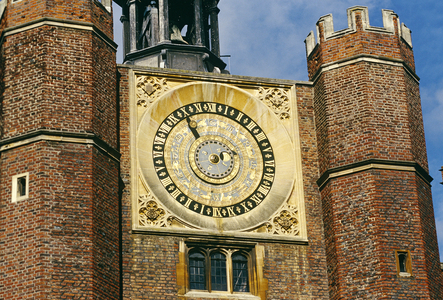 The Astronomical Clock, Hampton Court Palace, London, United Kingdom (photo)