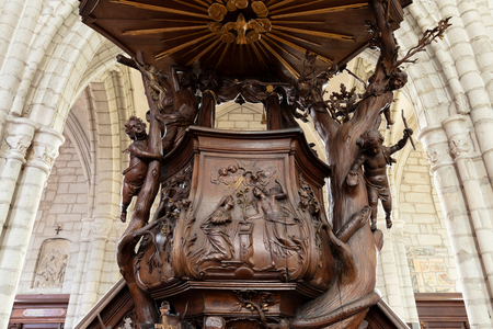 Parish church (Onze-Lieve-Vrouw-Lombeek, Onze-Lieve-Vrouwkerk). Pulpit. 1756 (photo)