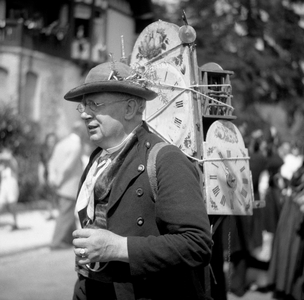 Watch seller, man with watches, ca. 1955, Black Forest, Germany, Europe, 1950 (photo)