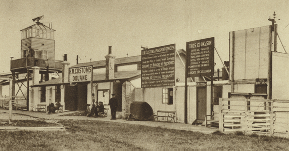 Customs office of Croydon Aerodrome in 1925 (b/w photo)