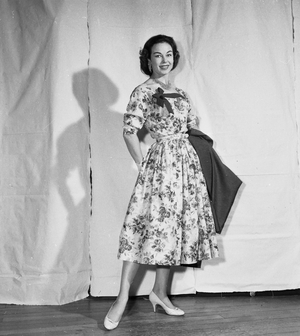 Haute couture Alayne spring-summer 1957 collection, Angeline model, romantic taffeta dress, 1956 (photo)