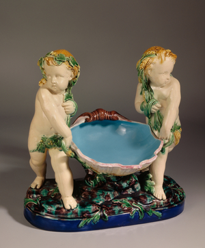 Two angels, 19th century (objet d'art)