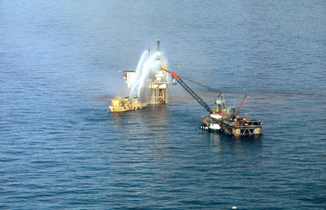 The North Sea 19770426. blowout on the Bravo platform on the Ekofisk field ..., 1977 (photo)