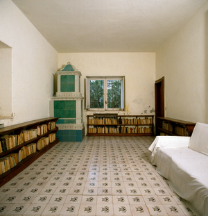 Contemporary architecture : Studio - Side toward heater - Casa Malaparte, 1938-1940