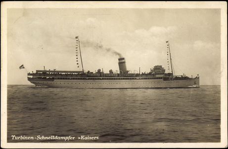 Turbines fast steamer Kaiser in motion, flags