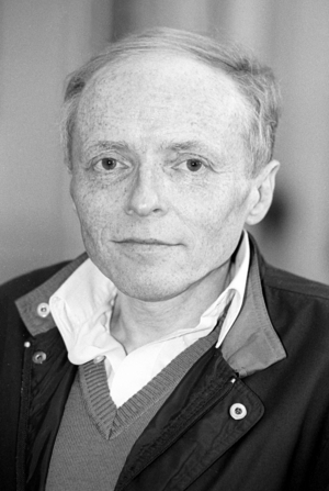 Sculptor Reiner Ruthenbeck in Berlin, East Germany ..., 1990 (photo)