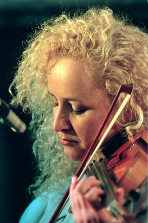 Dublin 19950511. The Norwegian group "Secret Garden", here with Fionnuala Sherry on violin,  …, 1995 (photo)