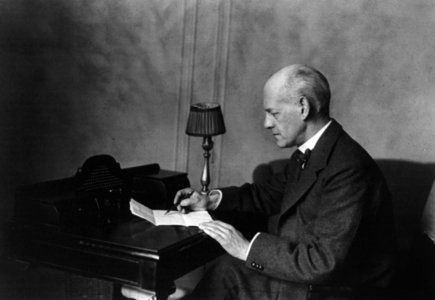 John Galsworthy,  1919 (photo)