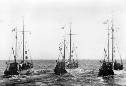 II. WK, Kriegsmarine, minesweeper, 1940 (photo)