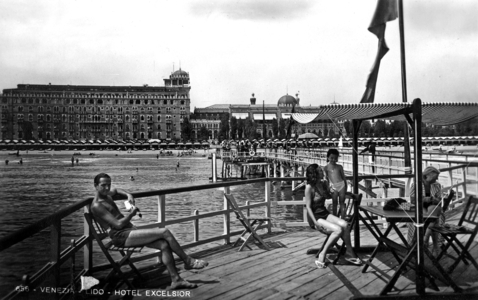 Venice's Lido, in the background Excelsior hotel, Postcard, 1946
