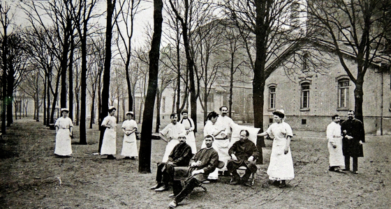 Paris 1900. Patients and nurses in the grounds of the The Hospital de Lariboisiere