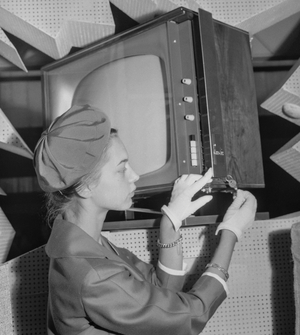 Radio, tv and electronics show in Paris on September 12, 1960 : televisor (b/w photo)