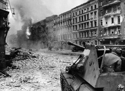 End of war - Battle for Berlin 1945 (photo)