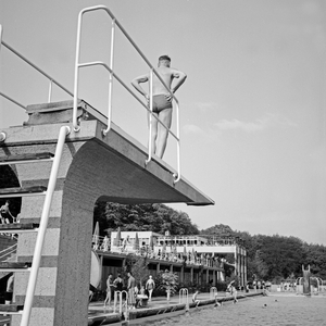 At the Opelbad swimming pool in the North of Wiesbaden, Germany 1930s (b/w photo)