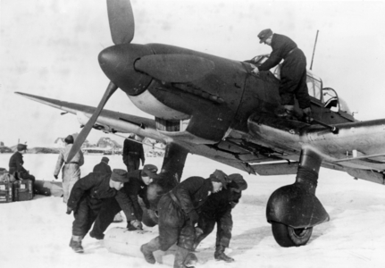 II. WK, Eastern Front, Luftwaffe, 1944 (photo)