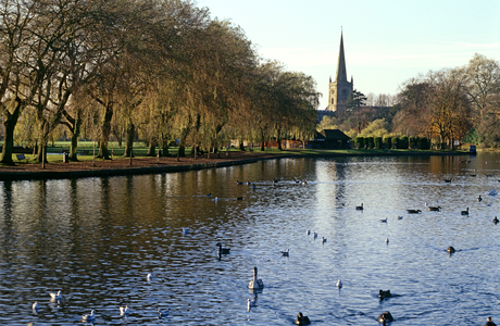 River Avon and Church, Stratford-upon-Avon, England, United Kingdom (photo)