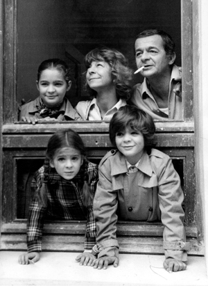 Serge Reggiani with L-R his Daughter Clezia, his wife Annie Noel and (Down) his Daughter Maria and his Son Simon in Their House in Paris August 12, 1970 (photo)