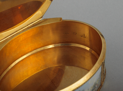 Snuff box, 1781-83 (gold with gouache on vellum)