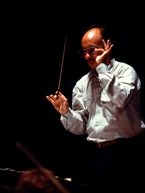 Denis Russell-Davis, Paris, 1988. American conductor.