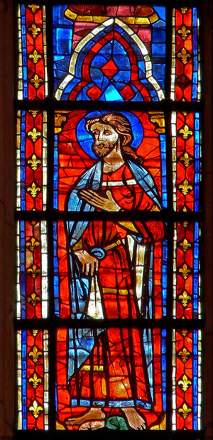 Window w207 depicting an Apostle (stained glass)