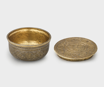 Bowl-shaped box with cover, 1575-99 (engraved brass & silver inlay)