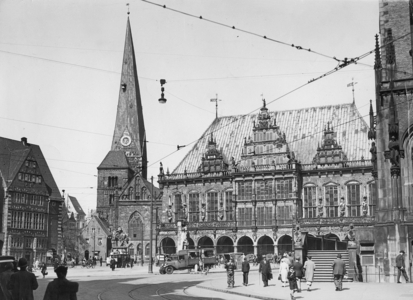 City Hall Square in Bremen, 1935 (b/w photo)