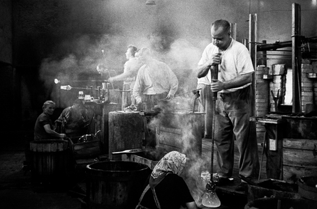 Moser glass factory, Karlovy Vary, Czech Republic, 1956 (photo)