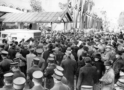Guards and onlookers in front of the Kroll Opera House in Berlin, 1939 (b/w photo)