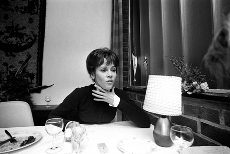Røros 19721209: Actor Jane Fonda is at Røros to play Nora in the movie "A Doll's House" …, 1972 (photo)
