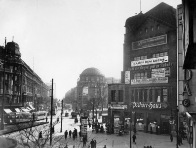 The Potsdamer Platz in Berlin, 1932 (b/w photo)