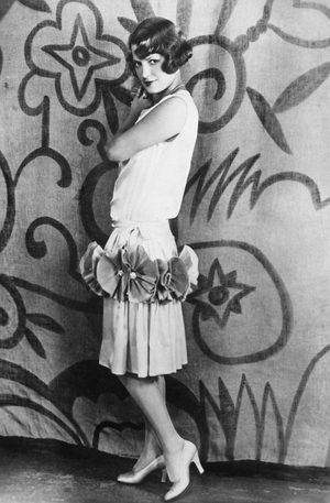 Women's fashion, 1927 (b/w photo)