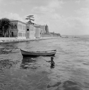 Palace in Istanbul, 1965 (b/w photo)