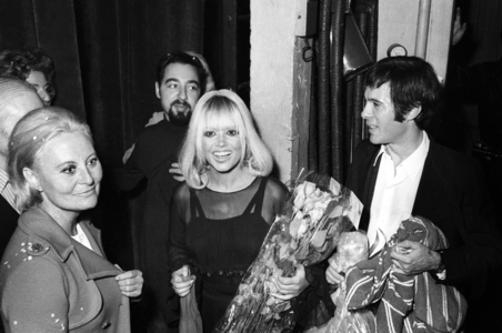 Michele Morgan congratulating Guy Bedos and Sophie Daumier for their the Premiere at the Olympia, Paris, 16 September 1970 (photo)
