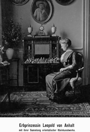 The wife of Hereditary Prince Leopold von Anhalt, 1913 (b/w photo)