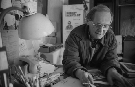 Artist Robert Rehfeldt in his studio, Berlin, 1989 (photo)