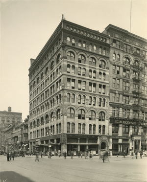 14th Street and Union Square West, The Morris Plan Co. Industrial Banking, New York, USA, c.1920-38 (gelatin silver photo)