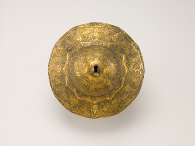 Covered Box, top view, Ilkhanid period, first half 14th century (copper alloy with silver and gold inlay)