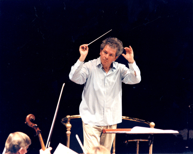 BELOHLAVEK Jiri conducting the