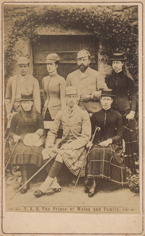 Prince of Wales in a portrait with his family (b/w photo)