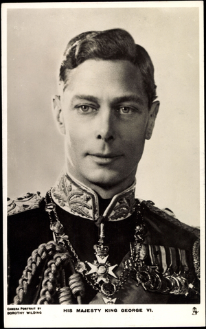 Ak His Majesty King George VI., Portrait, Uniform, Medals (b/w photo)