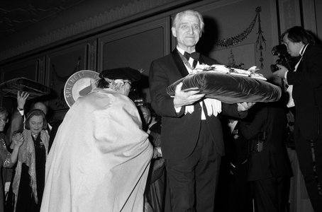 Oslo December 8, 1985. Princess Sonja is appointed a knight of the venerable …, 1985 (photo)